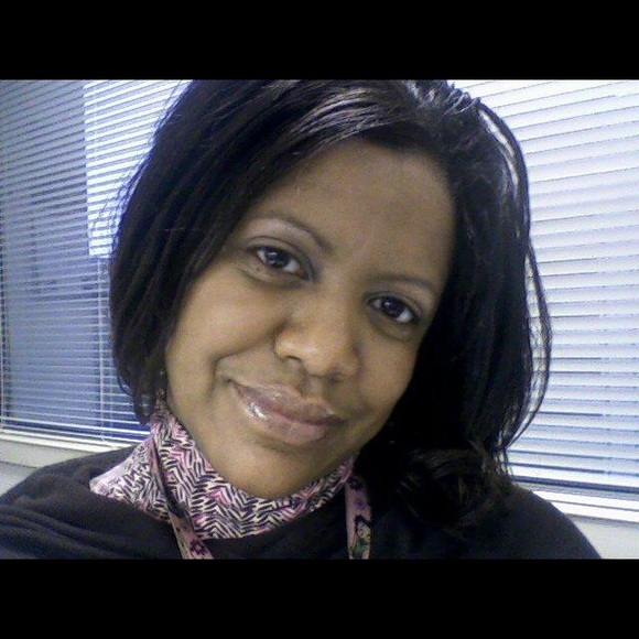 Meet your Posher, Loren - Picture 1 of 2